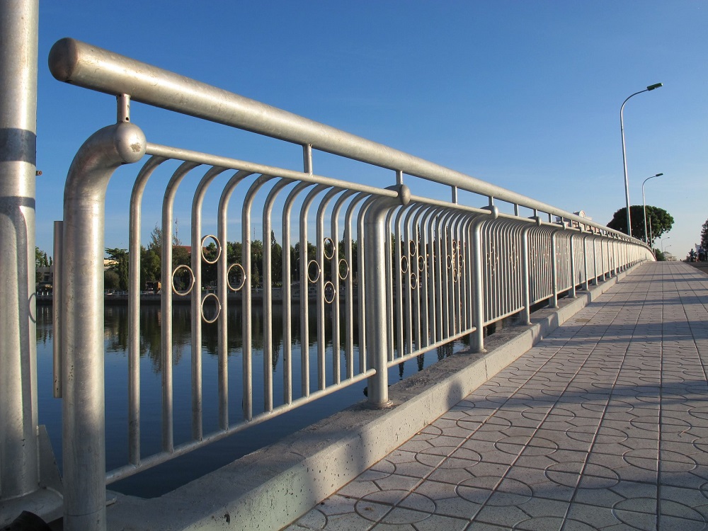 LAN CAN CẦU ĐƯỜNG BỘ