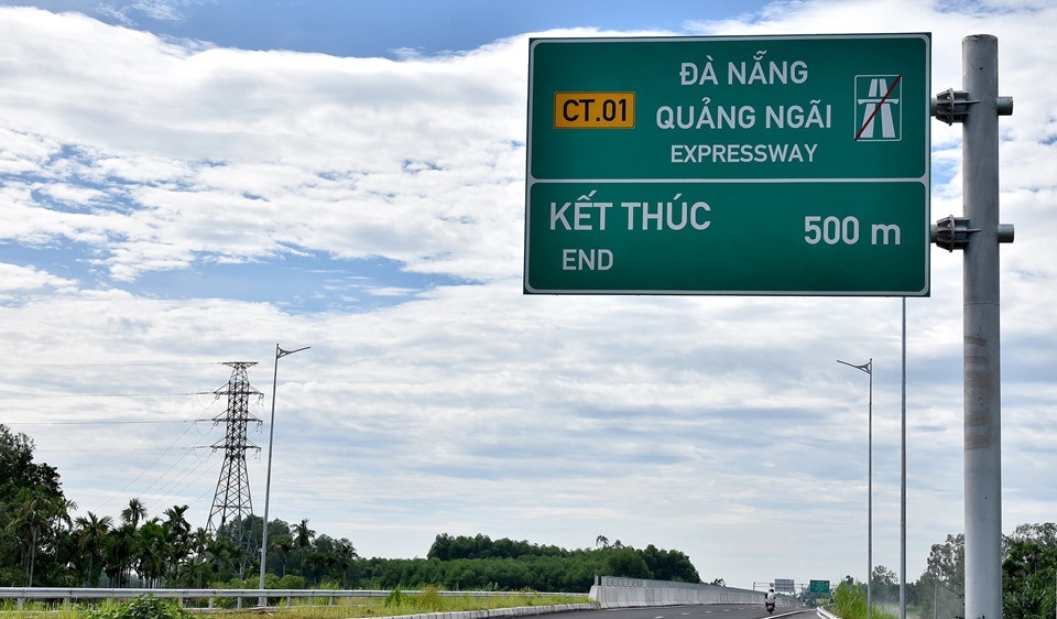 Cột Cần Vươn giao Thông