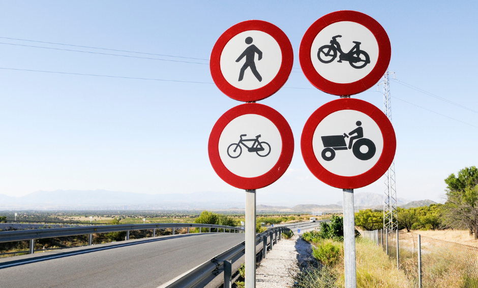 CUNG CẤP TRỤ VÀ BIỂN BÁO GIAO THÔNG